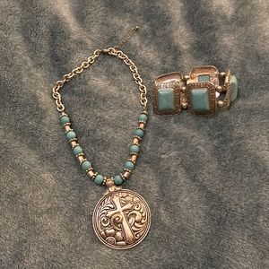 Turquoises necklace and bracelet combo